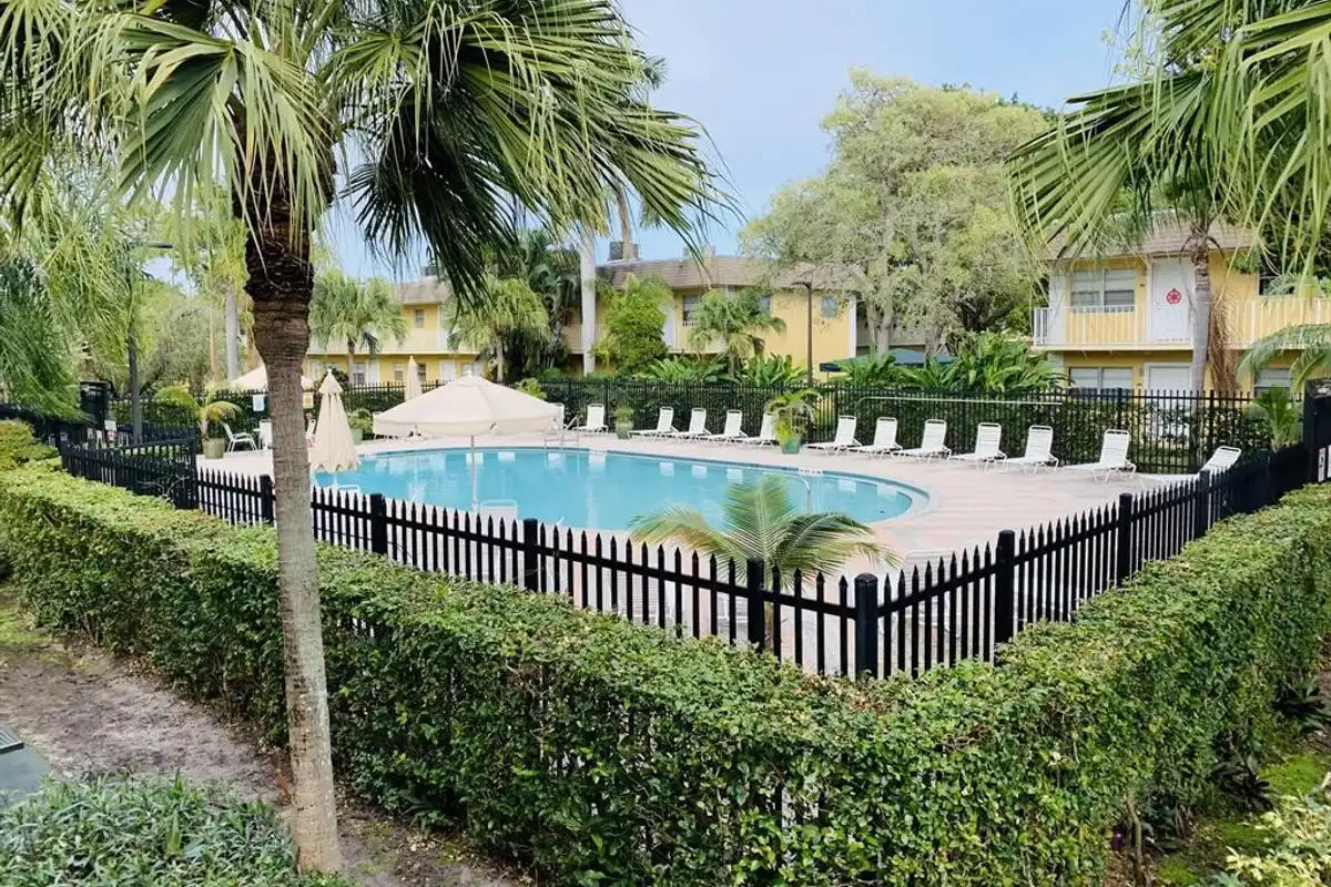 5156 NE 6th Ave #203, Oakland Park: photo 1 of 18