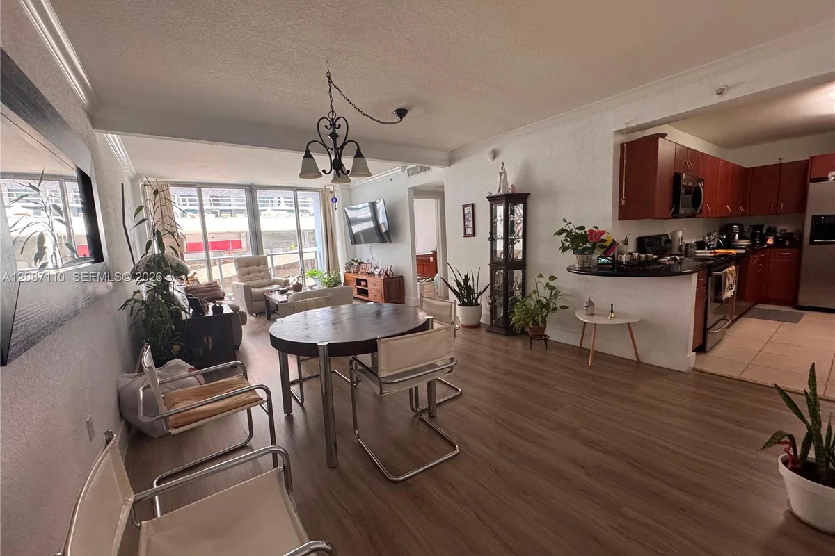 401 69th St #407, Miami Beach: photo 1 of 6