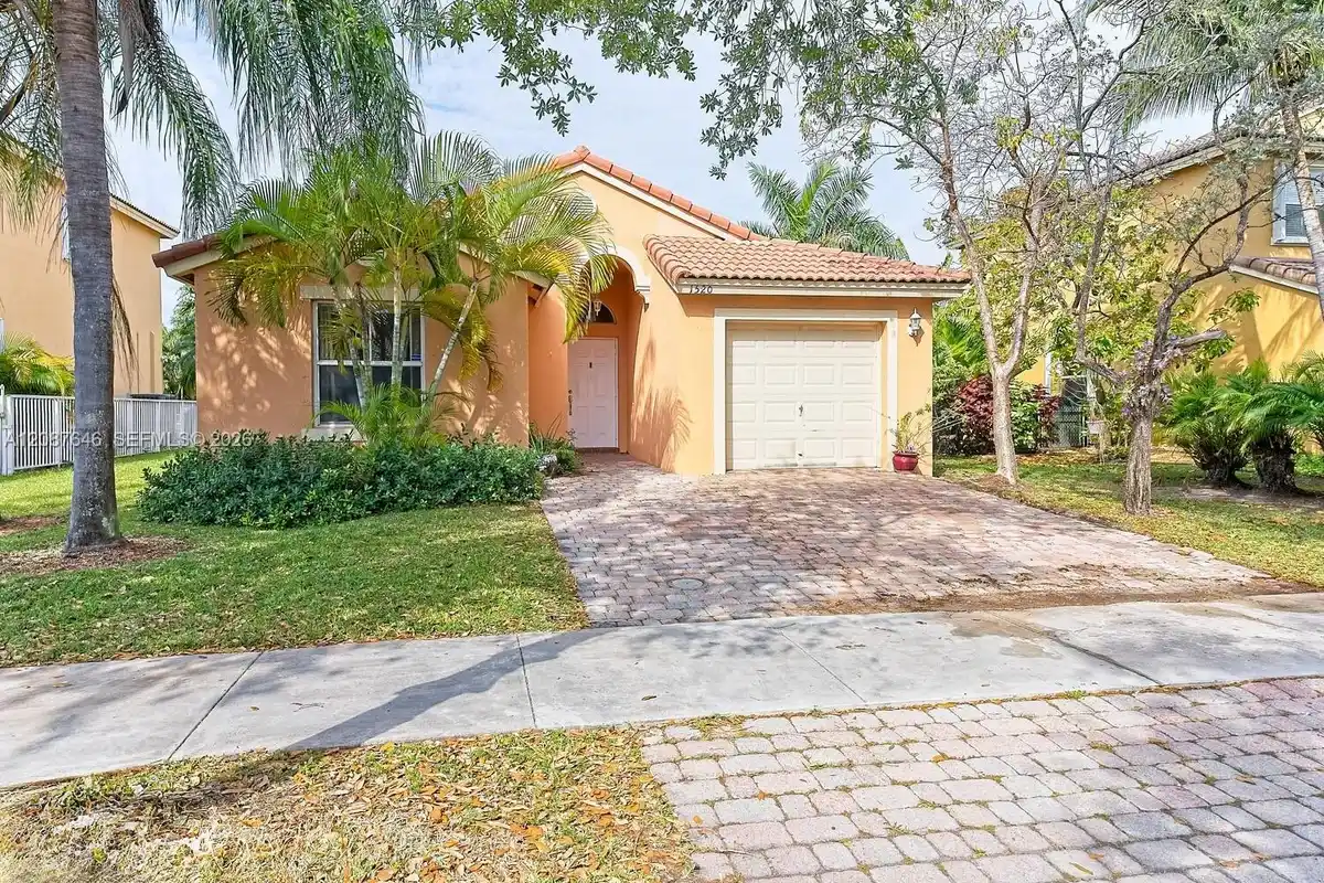 1520 SE 17th Ave, Homestead: photo 1 of 29