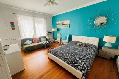 1611 Michigan Ave #24, Miami Beach: photo 1 of 8