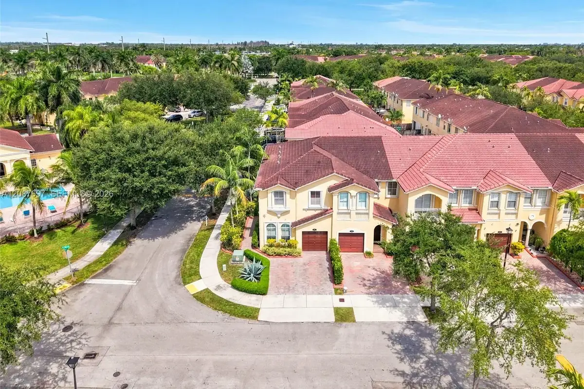 889 SW 151st Pl, Miami: photo 1 of 42