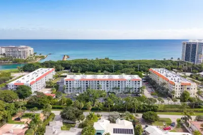 1111 S Ocean Blvd #213, Boca Raton: photo 1 of 34