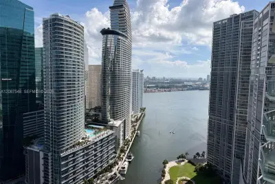 77 SE 5th St #4003, Miami: photo 1 of 31