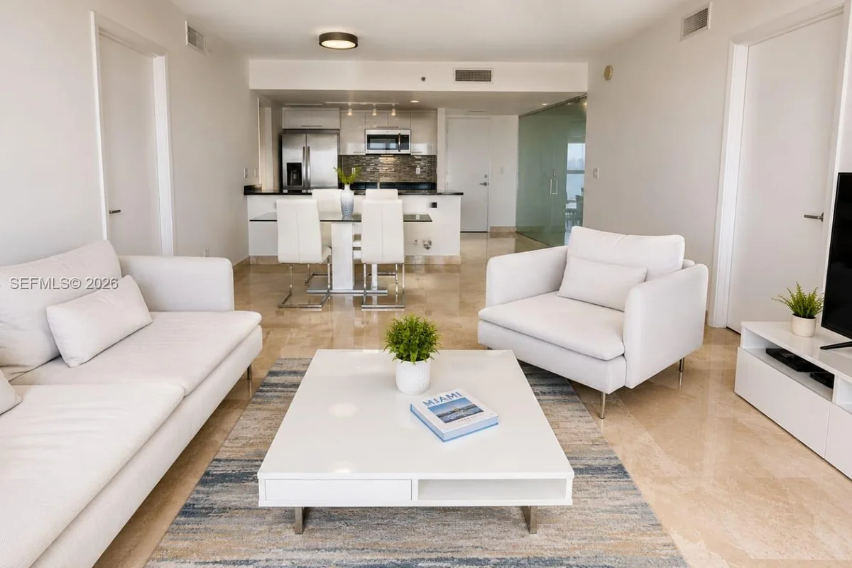 50 Biscayne Blvd #4106, Miami: photo 1 of 43