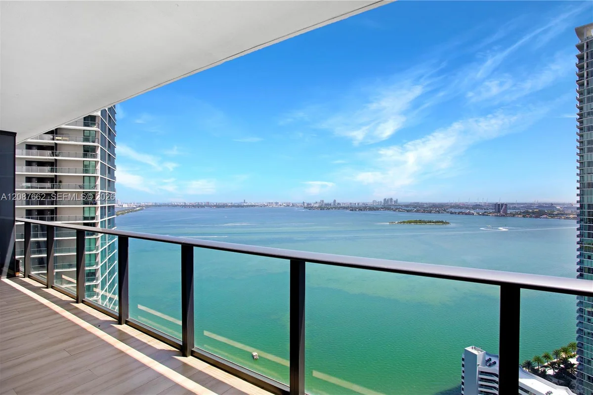 650 NE 32nd St #2802, Miami: photo 1 of 14
