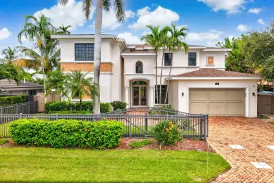 260 NE Wavecrest Ct, Boca Raton: photo 1 of 71