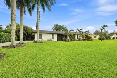13402 SW 29th St, Davie: photo 1 of 65