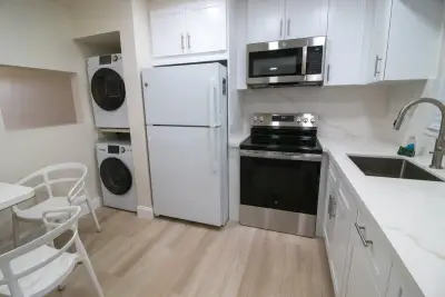 10100 NW 30th Ct #107, Sunrise: photo 1 of 19
