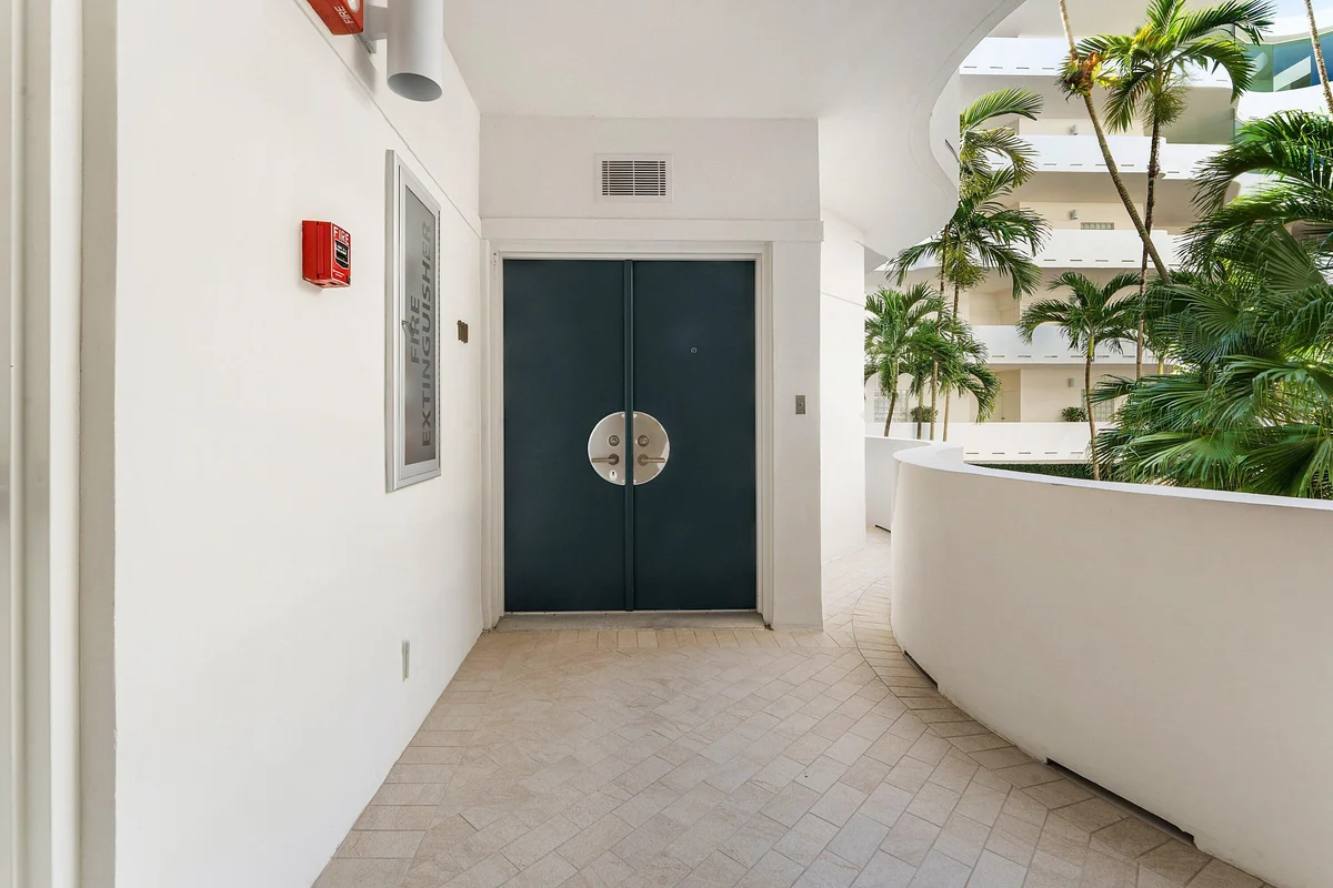 2000 S Ocean Blvd, Palm Beach: photo 1 of 28