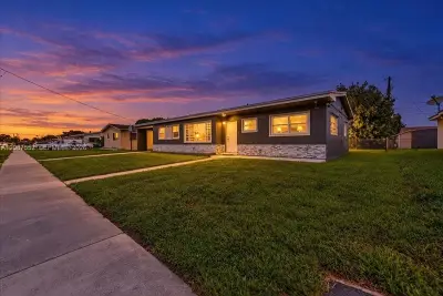 1745 NW 189th Ter, Miami Gardens: photo 1 of 33