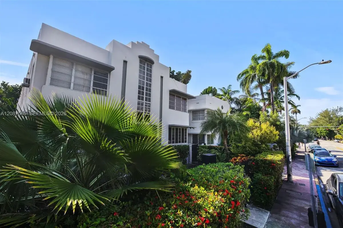 1525 Meridian Ave #202, Miami Beach: photo 1 of 24
