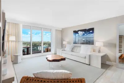 102 24th St #1531, Miami Beach: photo 1 of 14