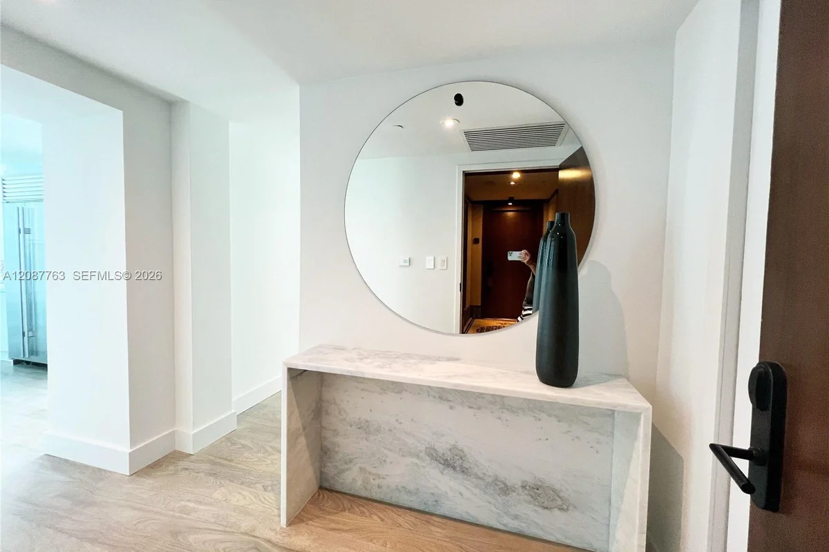 101 20th St #2108, Miami Beach: photo 1 of 15