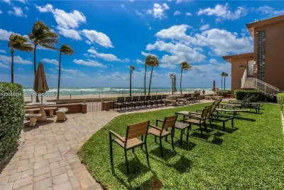 3300 N Surf Rd #1A, Hollywood: photo 1 of 18