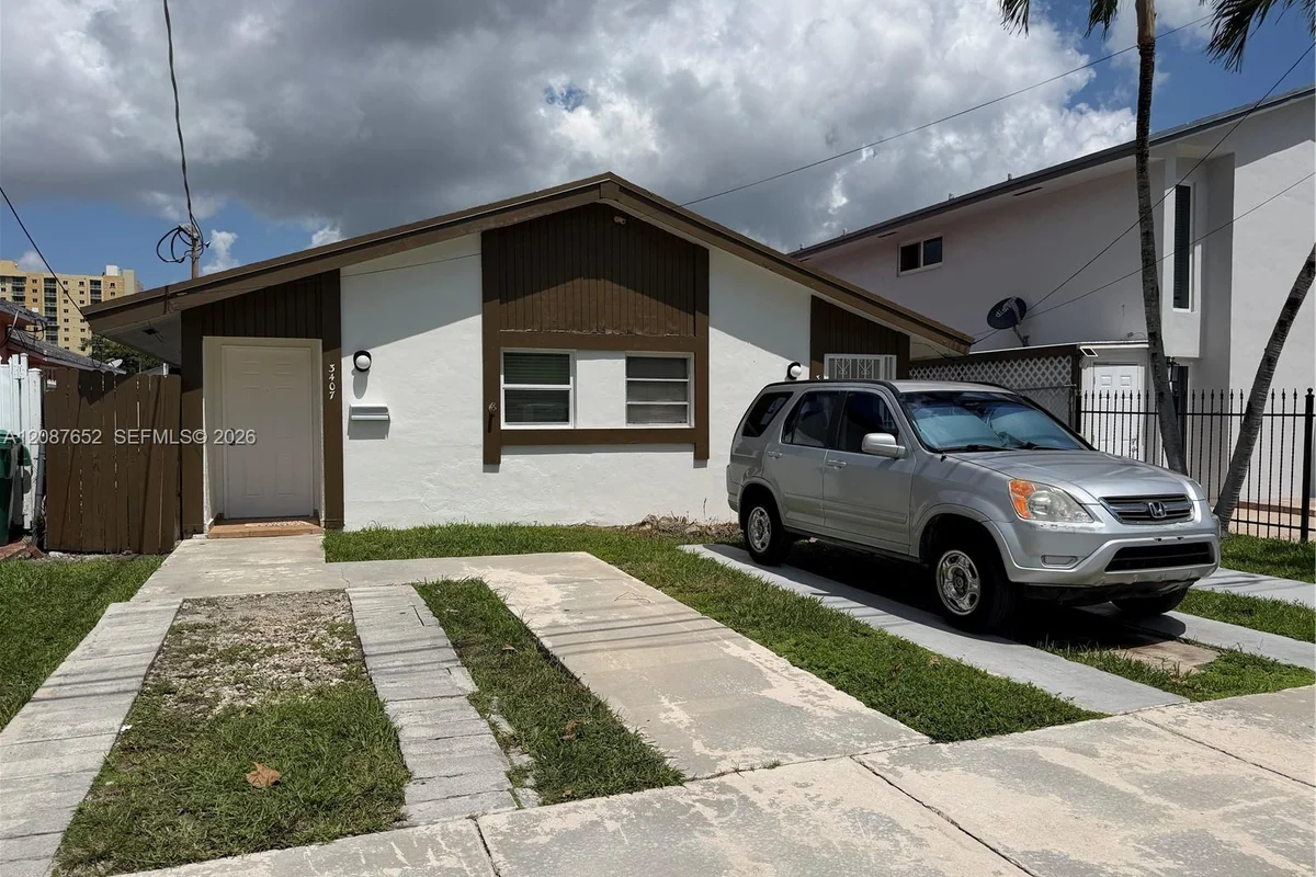 3405 SW 24th St, Miami: photo 1 of 27
