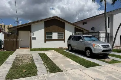 3405 SW 24th St, Miami: photo 1 of 27