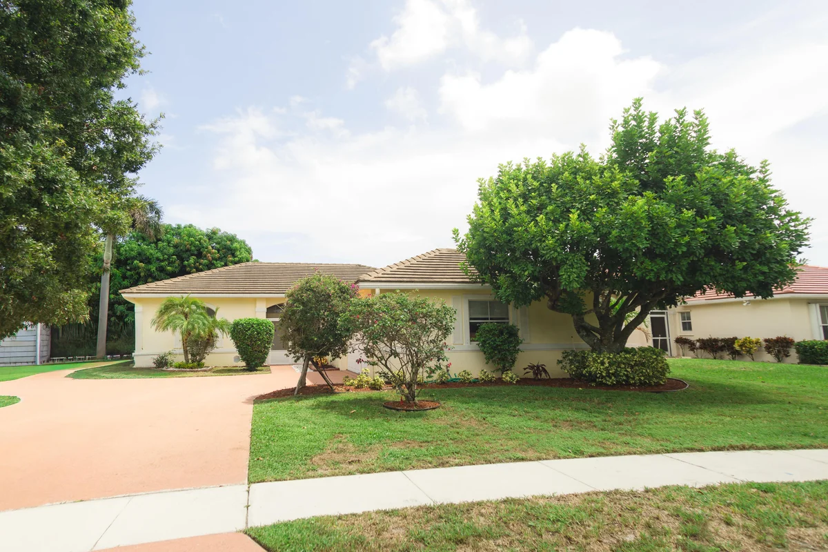 6788 Las Colinas St, Lake Worth: photo 1 of 21