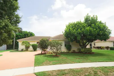 6788 Las Colinas St, Lake Worth: photo 1 of 21