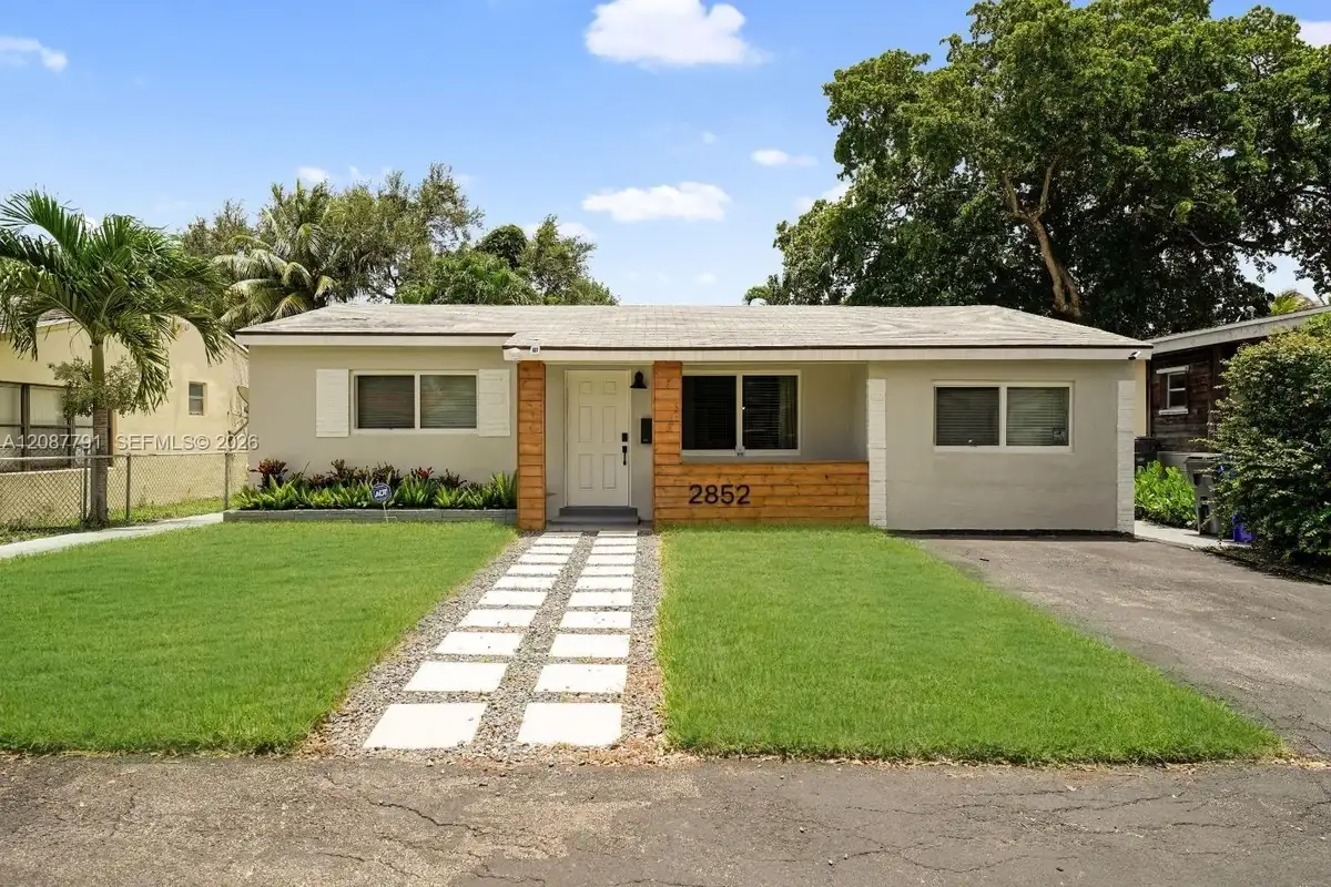 2852 Washington St, Hollywood: photo 1 of 21