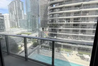 55 SW 9th St #1402, Miami: photo 1 of 27