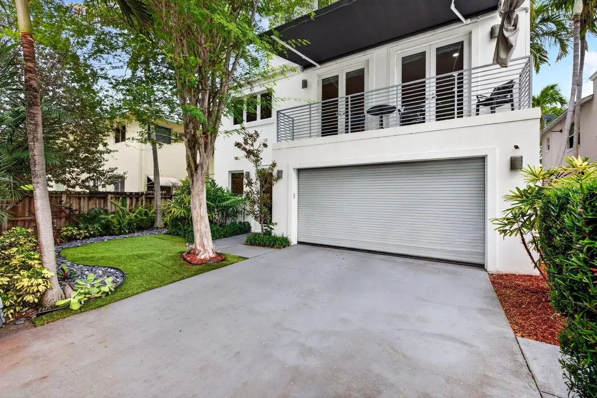 1520 SE 2nd St, Fort Lauderdale: photo 1 of 67