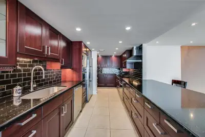 8613 SW 79th Pl, Miami: photo 1 of 47