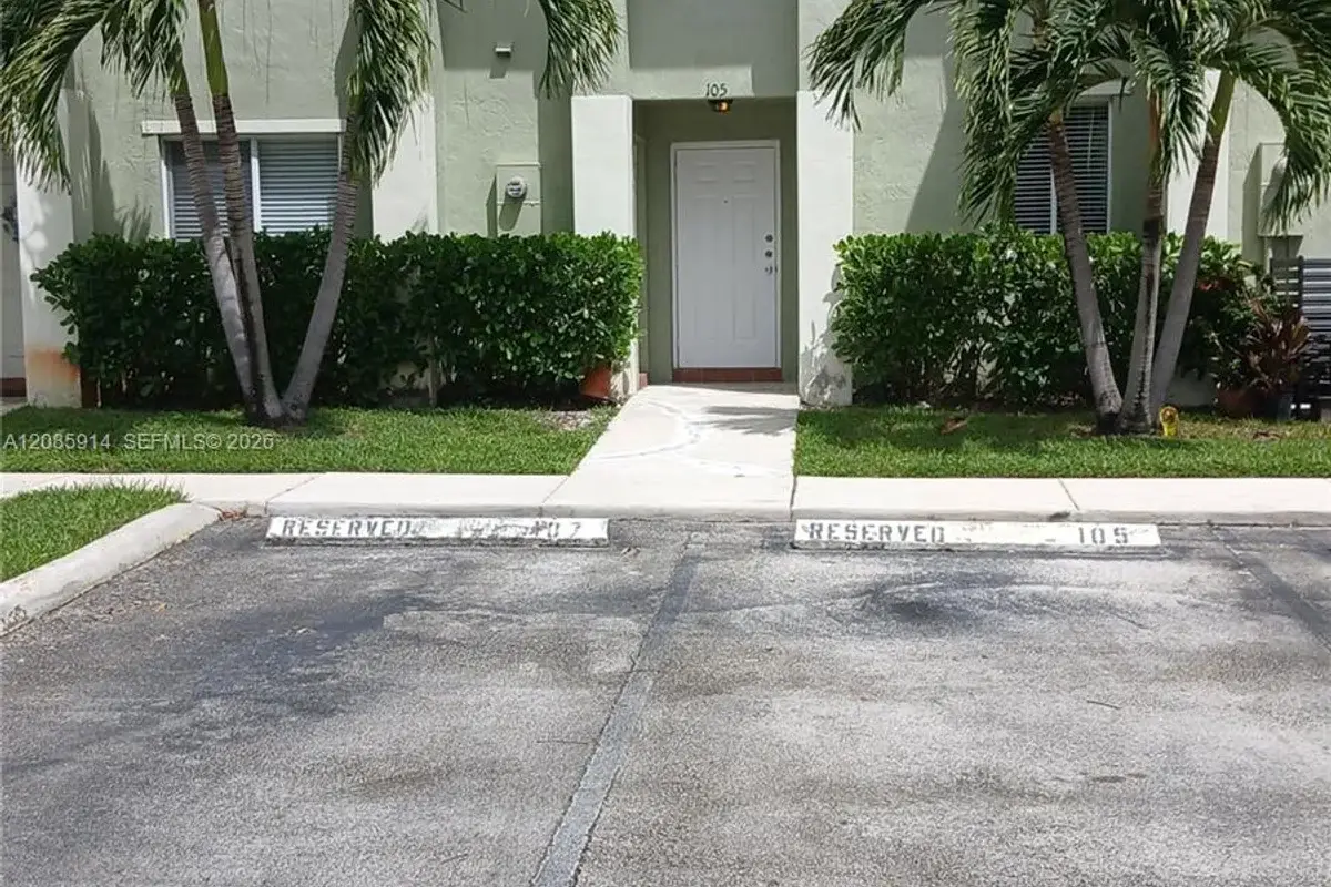 105 Hidden Ct Rd #A-3, Hollywood: photo 1 of 26