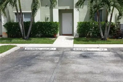 105 Hidden Ct Rd #A-3, Hollywood: photo 1 of 26