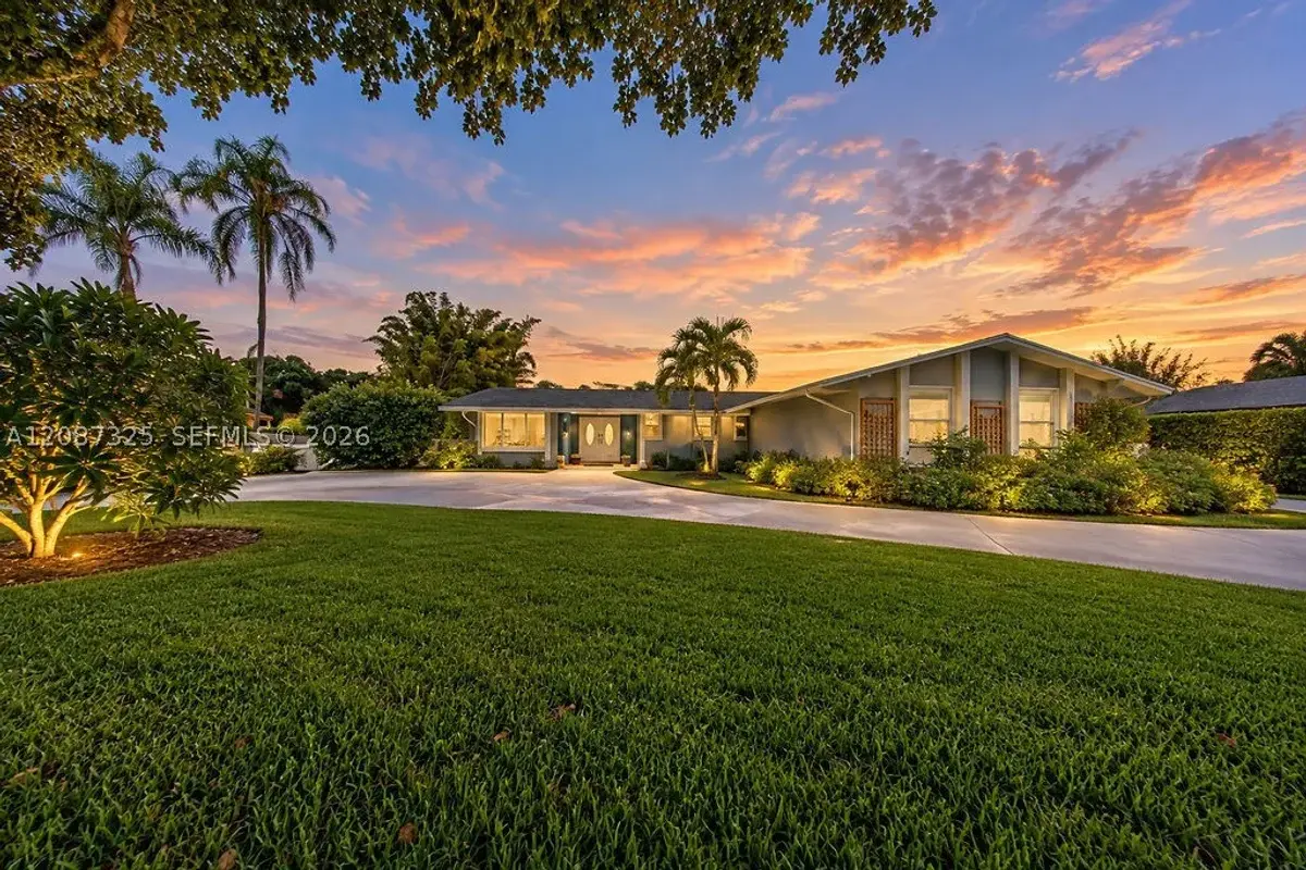 4391 SW 77th Ave, Davie: photo 1 of 33
