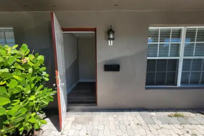 505 N J St #1, Lake Worth Beach: photo 1 of 17