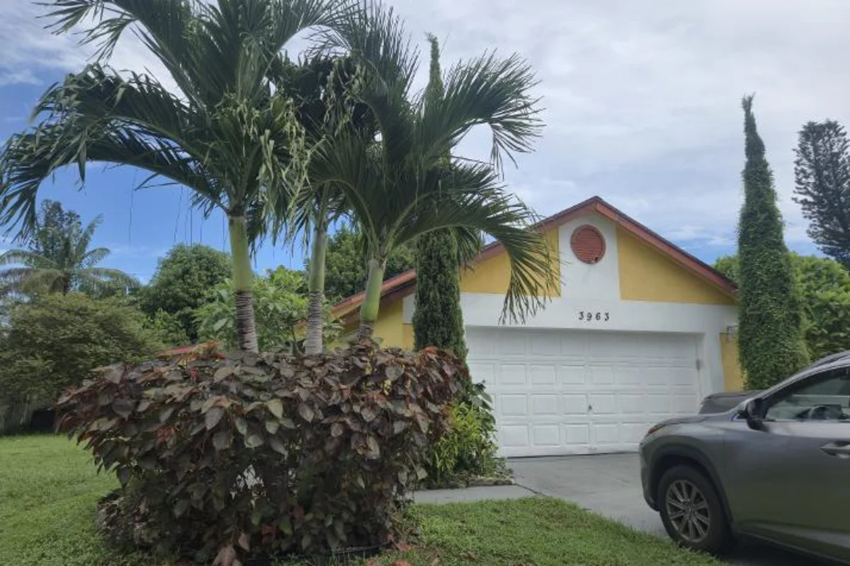 3963 Classic Ct, West Palm Beach: photo 1 of 8