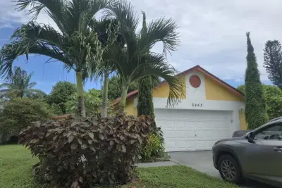 3963 Classic Ct, West Palm Beach: photo 1 of 8