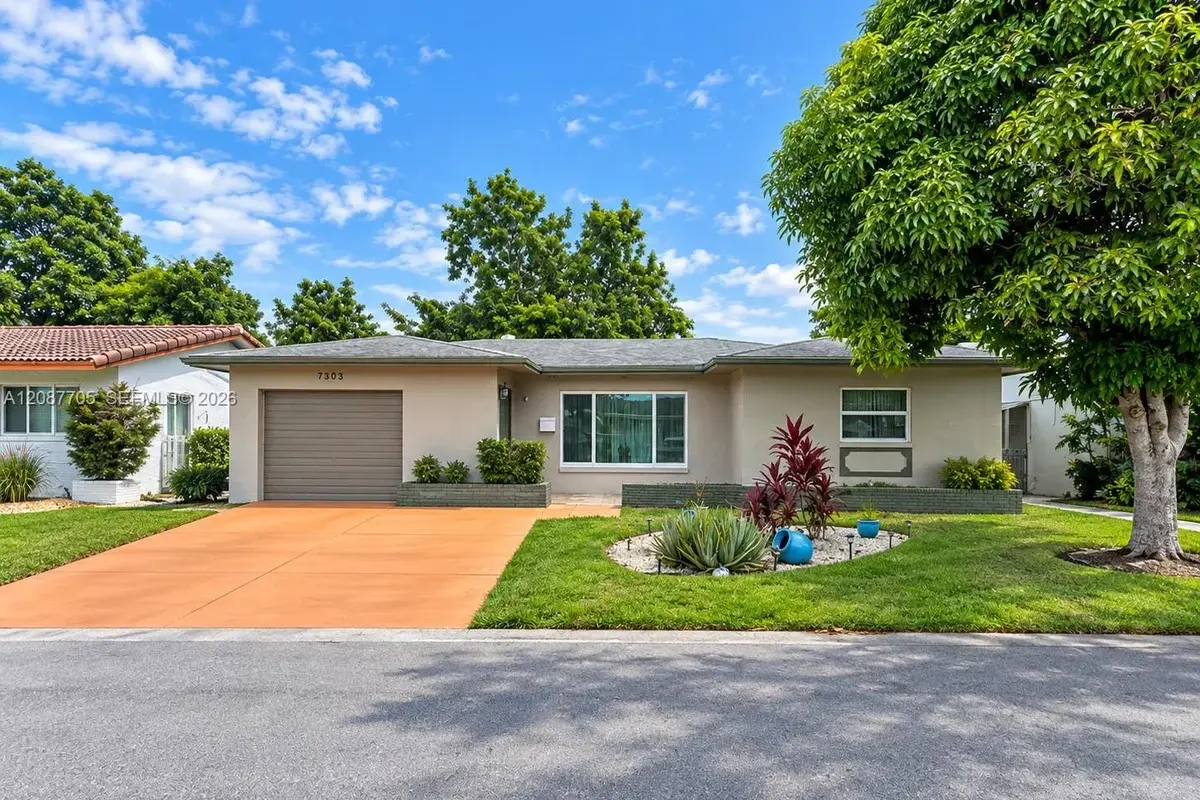 7303 NW 59th St, Tamarac: photo 1 of 25
