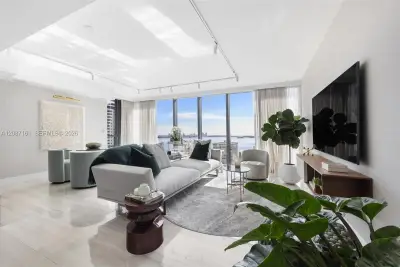 1451 Brickell Ave #1901, Miami: photo 1 of 33