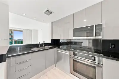 2101 Brickell Ave #3107, Miami: photo 1 of 60