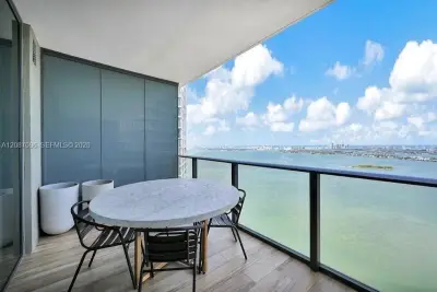 650 NE 32nd St #4705, Miami: photo 1 of 28