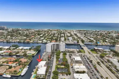 3111 NE 51st St #305C, Fort Lauderdale: photo 1 of 39