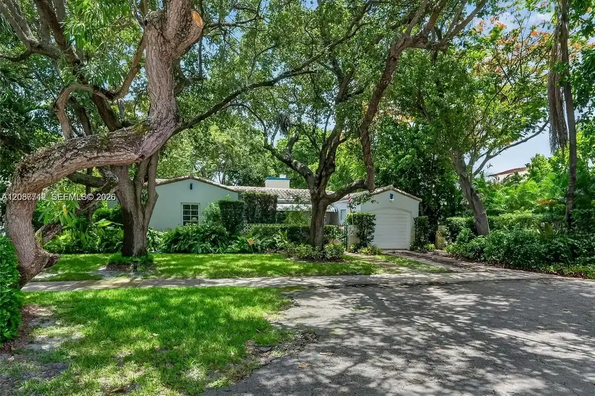 9805 NE 4th Ave Rd, Miami Shores: photo 1 of 27