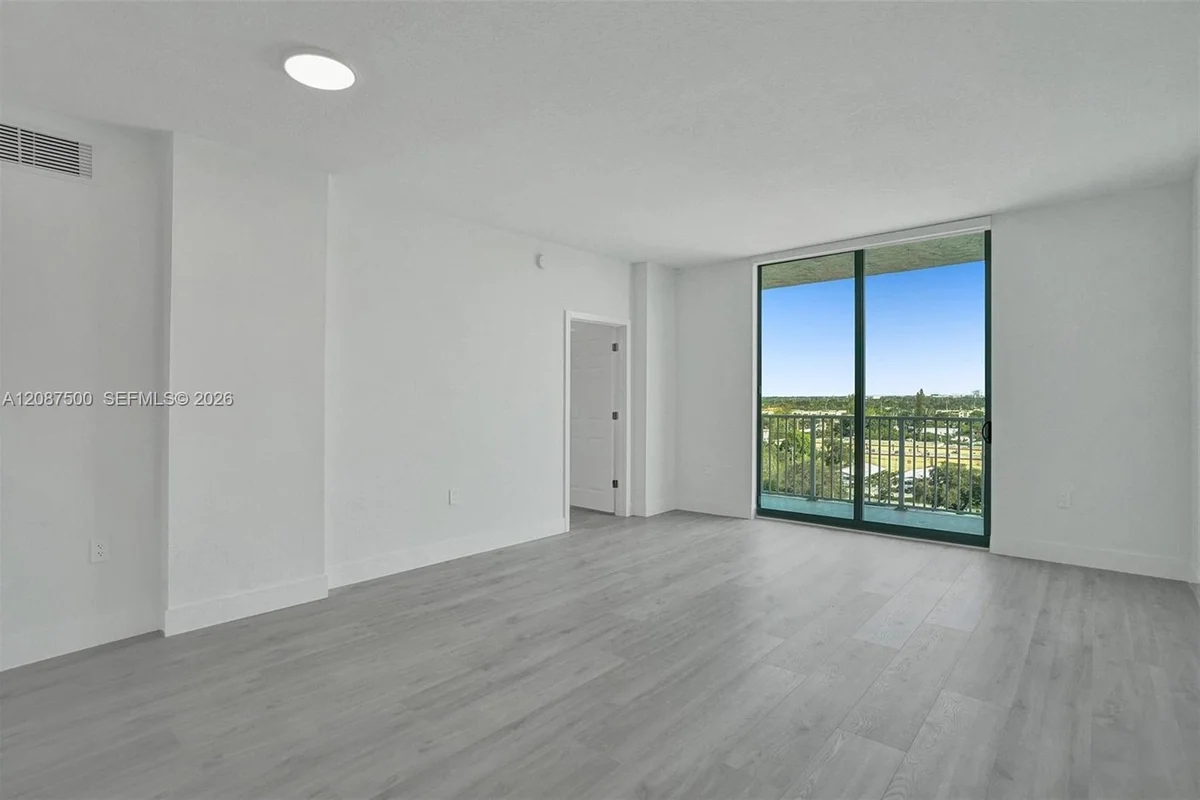 140 S Dixie Hwy #803, Hollywood: photo 1 of 15