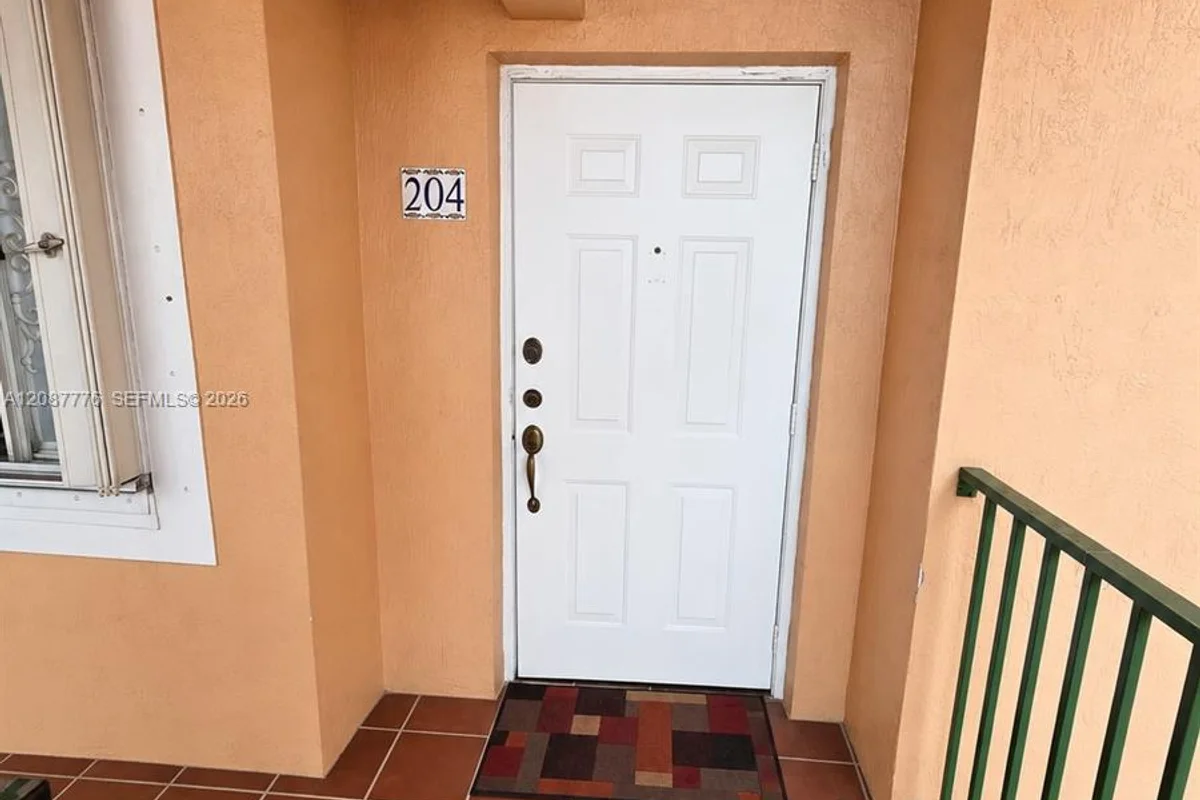 4691 NW 9th St #204, Miami: photo 1 of 28