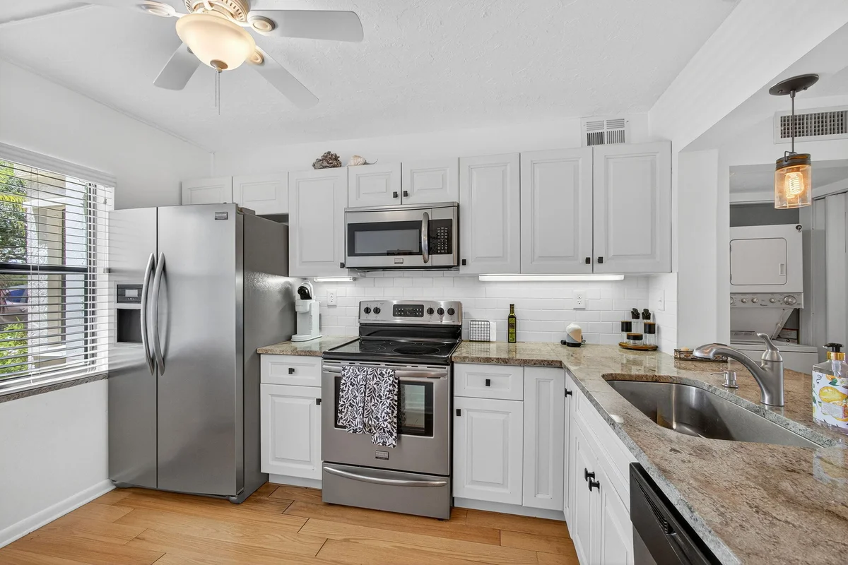 12790 Briarlake Dr #103, Palm Beach Gardens: photo 1 of 45