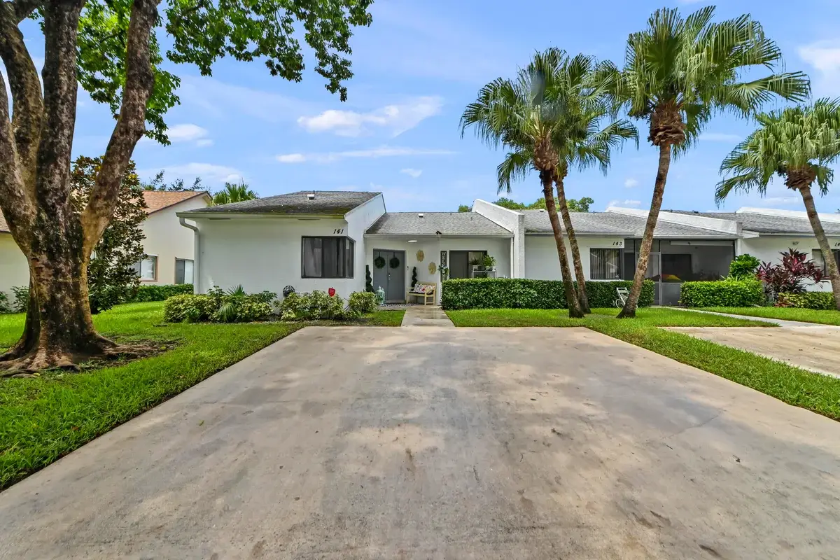 141 Par Dr, Royal Palm Beach: photo 1 of 32
