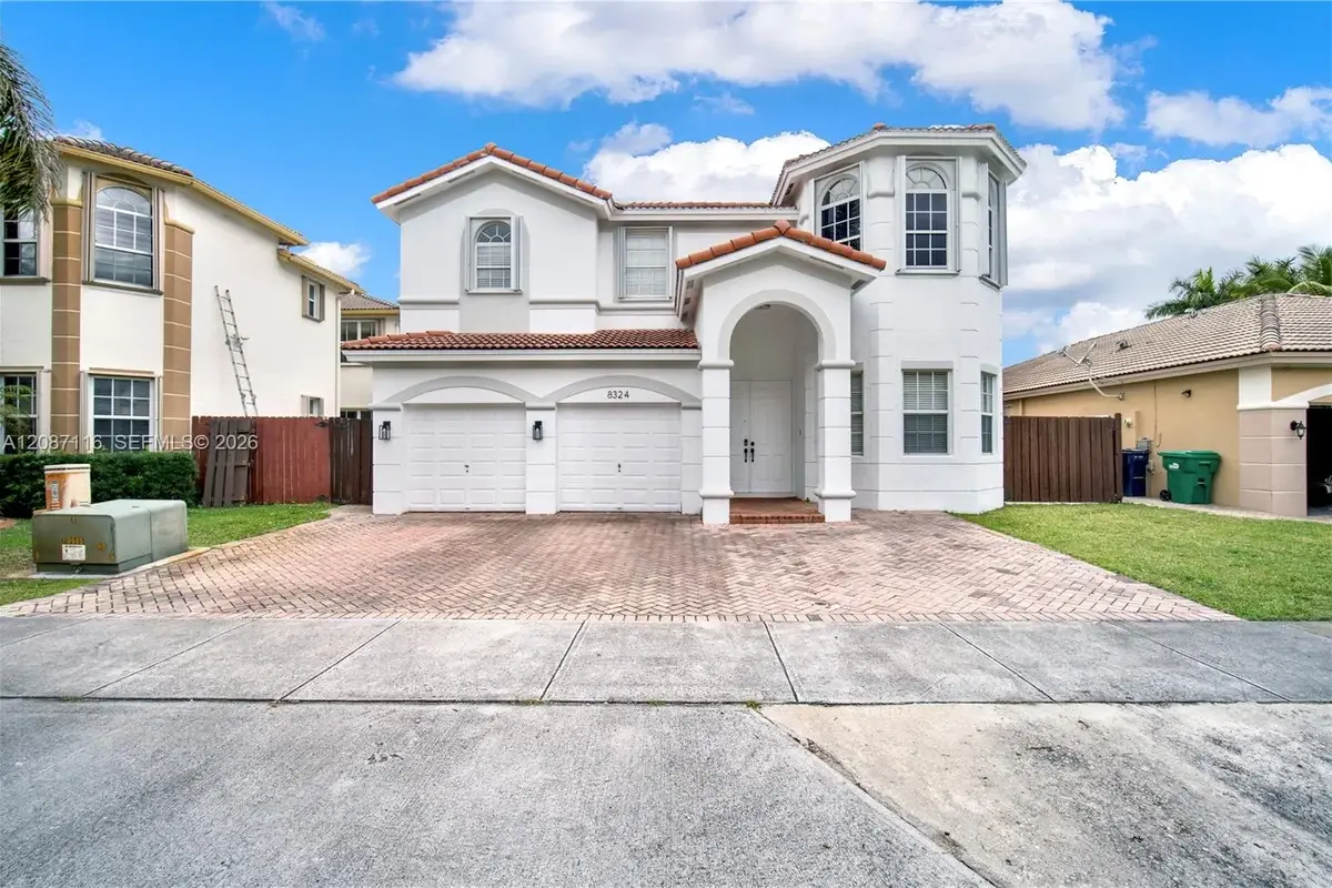8324 NW 115th Ct, Doral: photo 1 of 17