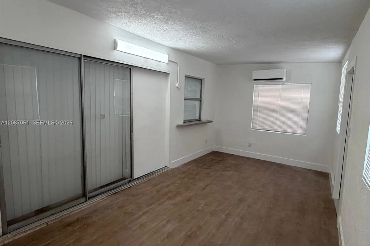 3932 NW 39th Ave, Lauderdale Lakes: photo 1 of 46