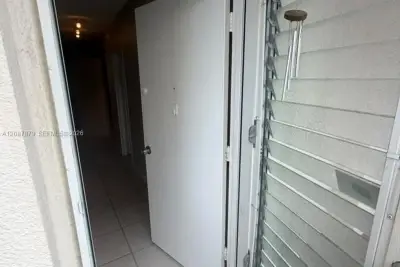 1936 S Ocean Dr #4C, Hallandale Beach: photo 1 of 37