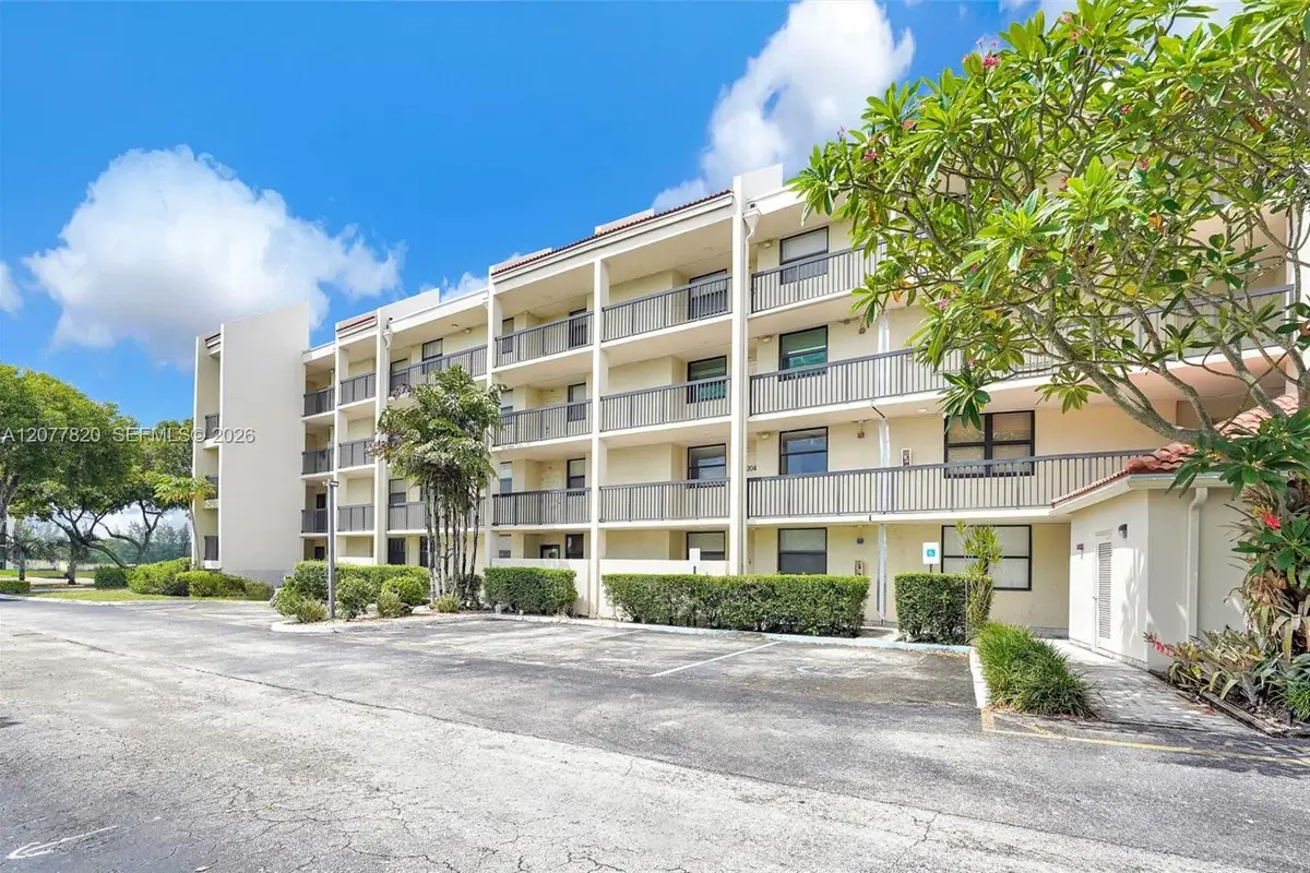 117 Lake Emerald Dr #204, Oakland Park: photo 1 of 44
