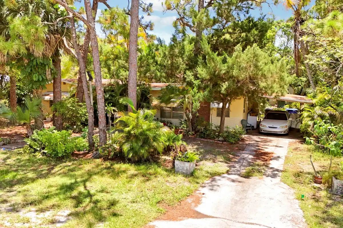142 2nd St, Jupiter: photo 1 of 43