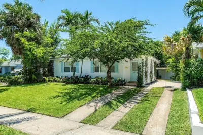 612 Kanuga Dr, West Palm Beach: photo 1 of 16
