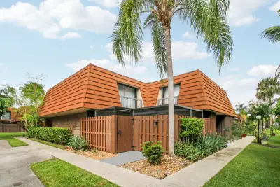 825 Center St #5A, Jupiter: photo 1 of 46