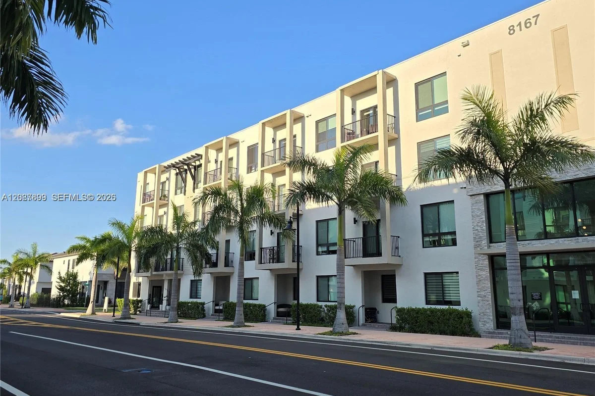 8167 NW 41st St #E-302, Doral: photo 1 of 38